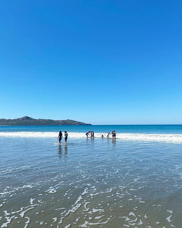 abriendomentes's tweet photo. El paraíso en el que tenemos la oportunidad de trabajar 🌈🤍🌴 #Volunteer #Guanacaste #AbriendoMentesCR https://t.co/Do5paW8s30 https://t.co/dxM0XcQUZ6