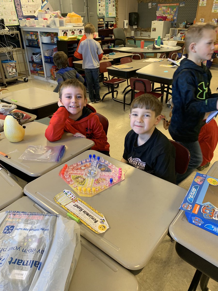 Gullickson1st's tweet photo. We are LOVING learning through play today! #GSPD2020 #PlayDay #PlayAllDay #LearnThroughPlay #BestDayEver  #Teamwork #AllTheToys #globalplayday @BBEschools https://t.co/fcE6ib81fI