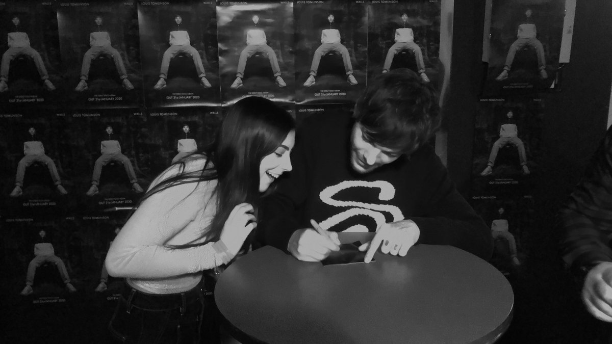 canyoncait's tweet photo. @Louis_Tomlinson I love you😭😭 https://t.co/KTZSImWpdO