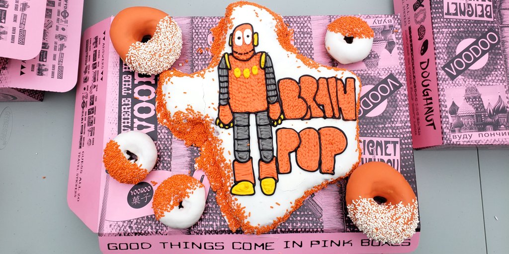 brainpop's tweet image. Over 300 teachers arrived bright and early at #TCEA2020 to grab a free coffee and a Moby-inspired donut! Did you miss out? You have one more chance to #StartYourDayWithBrainPOP! Learn more: bit.ly/3aODfc4 🍩☕️#TCEA @TCEA