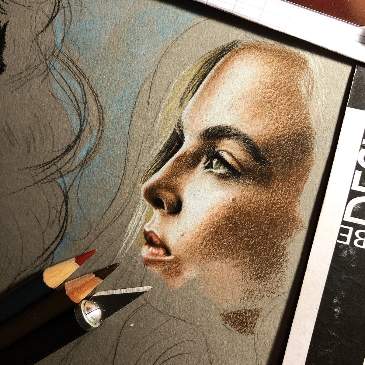 monroeidiot's tweet photo. Can we all agree that @jodiecomer ... yeah. Gorgeous. #KillingEve #Fanart @KillingEve https://t.co/yLisJpfQlY