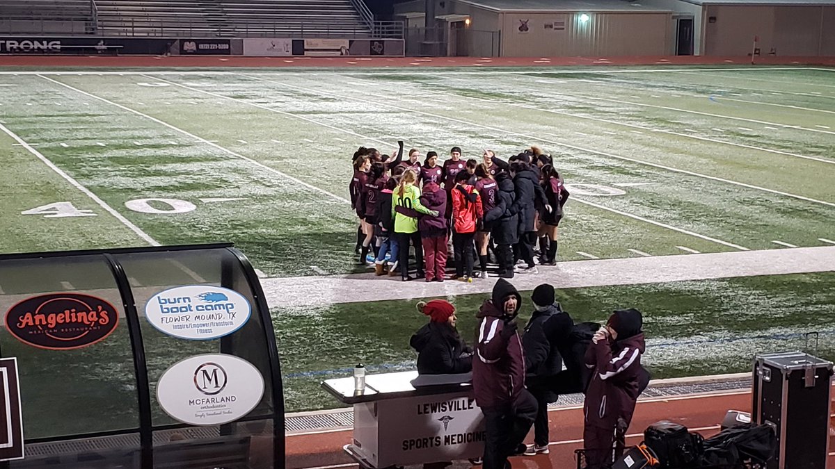 Voyager_L_PE's tweet photo. What a great game inspite the cold! The Lady Farmers crushed Irving 6-0. Loved seeing so many of my old students all grown up now! #ilovevickery @VickeryES @FarmerSoccer @lancaster2dual https://t.co/bjk6XQJSHs