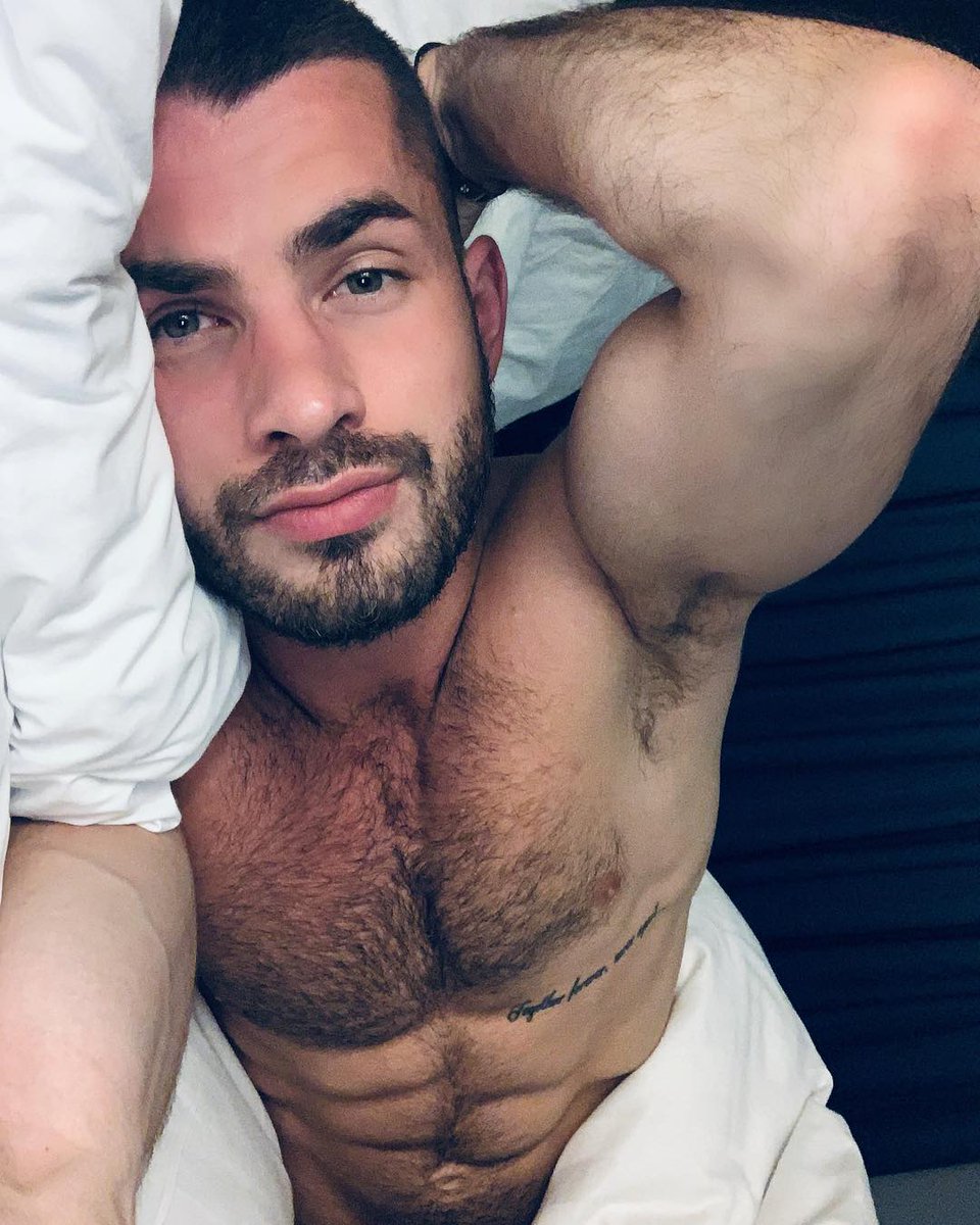 MrPecoraroAn's tweet photo. Good morning twitter ✨

________________________
#goodmorning #iwokeuplikethis #london #marblearch #hotelroom https://t.co/a1yi8KTpMi