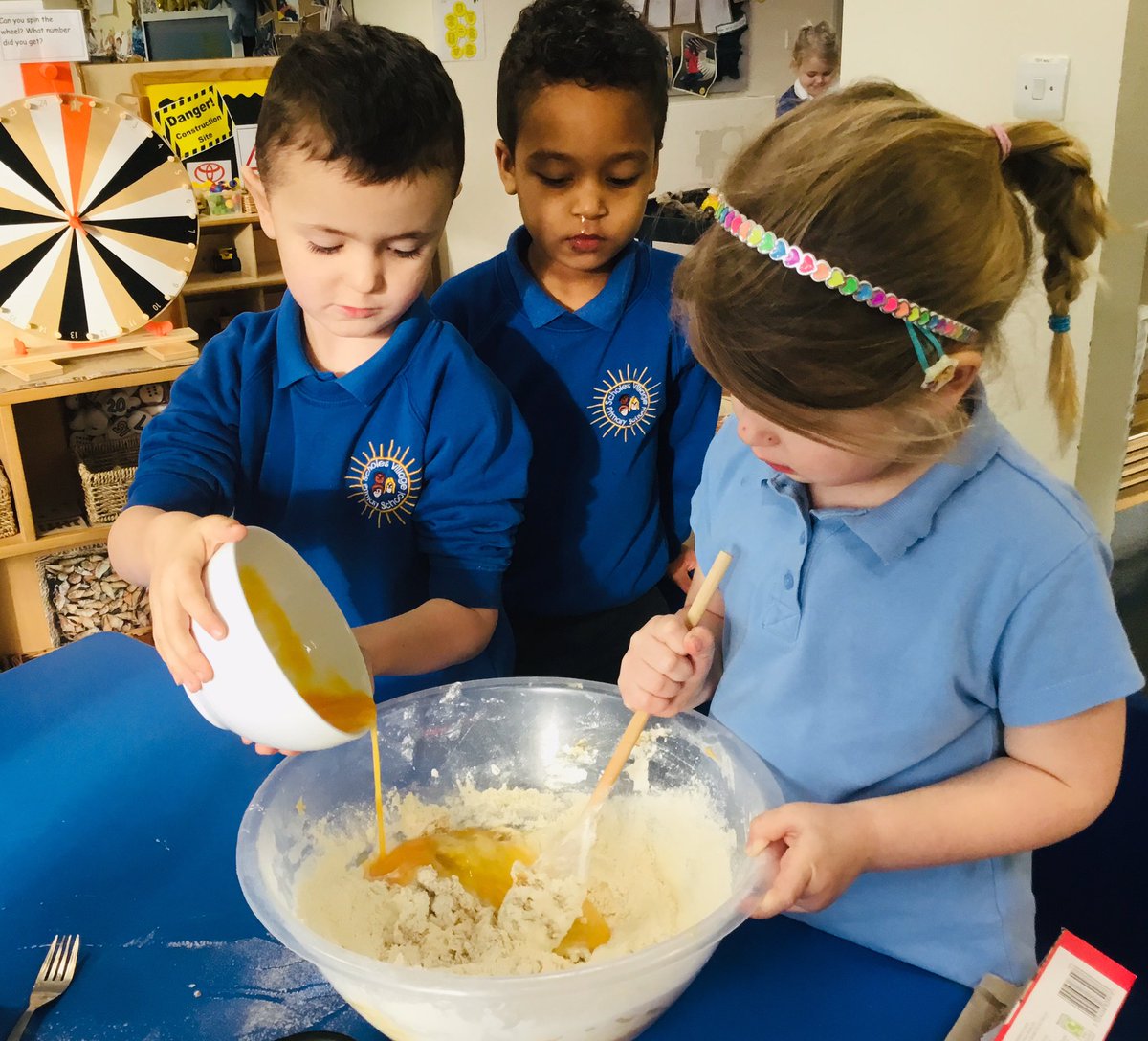 ScholesVPSchool's tweet image. 🍪🍪 Foundation Stage Cookie Challenge ! Tomorrow (Thursday) we will be selling our homemade cookies to all of our friends in school. if you would like your child to buy one please send 50p with them. Thank you 👦🏻👧🏻👦🏼👧🏽 #Foundationstageenterprise #cookiechallenge