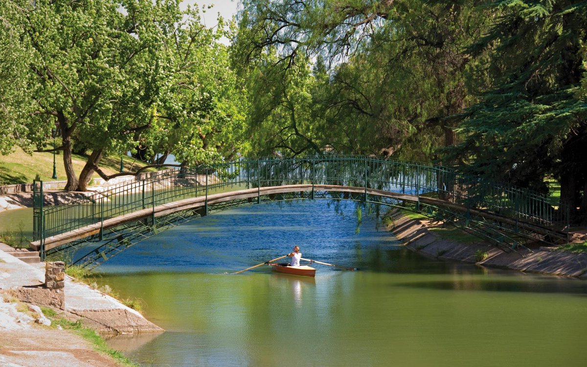 “The Paris of South America hasn’t lost her charm. Buenos Aires is rich in culture, with many free events, like concerts and tango milongas. If you like steak and red wine, this is the place for you — the city has the best ice cream, too.” 😋 
buff.ly/2DnaKTc