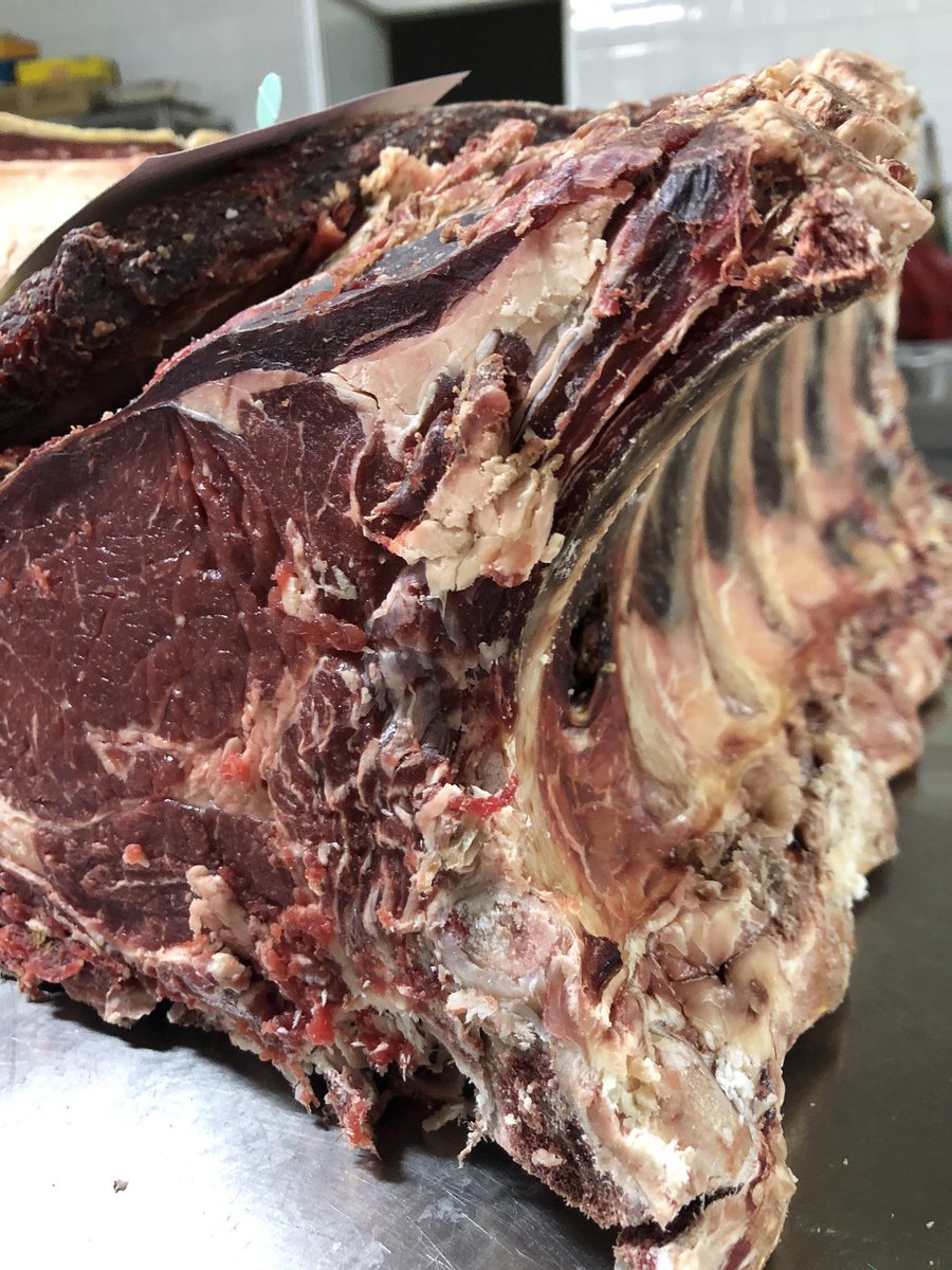 tonipons13's tweet photo. Ja les tenim aquí 🥩🥩🥩🥩 vina i tria. Ya la tenemos aquí ven y escoge. @crestaig #capritxod’or #rubiagallega #senselactosa #sensegluten
#RubiaGallegaPremium #Frisona #TerneraGallega #Picanha #DryAged #Carnmadurarda #BeefPremium #Carnsdequalitat #Sensefiltres #Sapobla https://t.co/ba52aq8BxD
