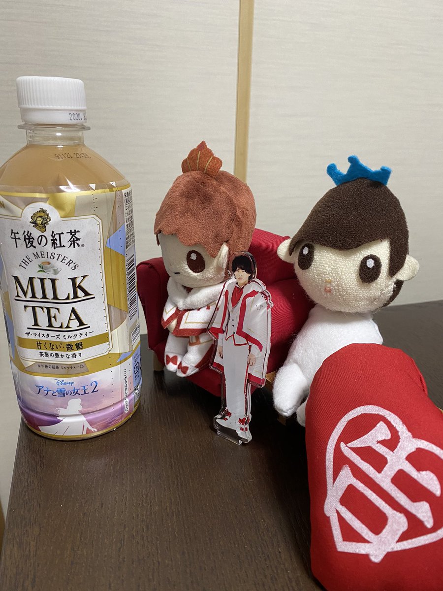 り ん コ 旦那飲み会で遅いらしいので晩酌は違うなーという気分の時私はいつもこれを飲んで贅沢な気持ちになる なんて安上がりな女 徒歩圏内にスタバあるけど双子連れて行くのしんどいw