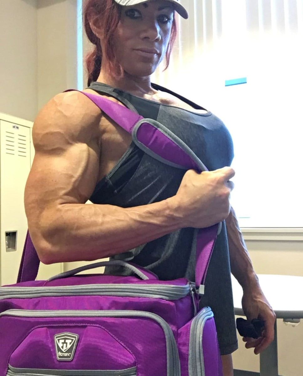 Motivation is what gets you started 🔥 Habit is what keeps you going 💪 #FitmarkBags #NiceBag #bodybuilding #motivation

📷: <a href="/fitrockstar/">Fitrockstar</a> (Instagram)