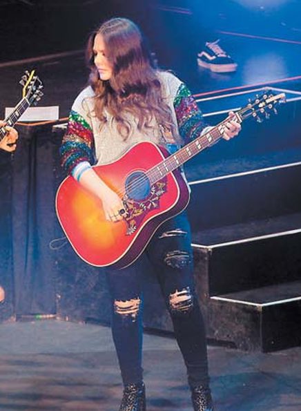 Joy Huerta (Vocalista de Jesse & Joy)