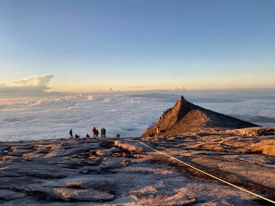 tyarshd_'s tweet image. Dulu kalau tanya fav view selalu nak tengok pantai. Tapi sekarang rasa macam suka tengok tempat luas. Tengok awan tengok padang tengok la ni 🥺☁️✨