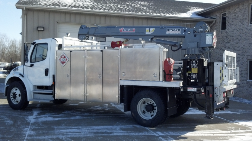 venturocranes's tweet photo. Need to make the most of your #oil and #gas reservoir? Venturo Service Cranes are built with oil and gas workers in mind. Click on the link below to get a free quote! https://t.co/mI5NBvUwpk https://t.co/hNlc6zkSxV