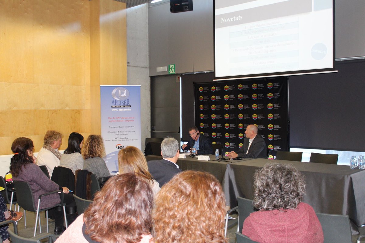 ATApartmentsgi's tweet photo. 🗣Gran èxit de la jornada professional que avui hem dut a terme al @ParcUdG on hem tractat qüestions de màxim interès per al sector. La sessió ha generat un interessant debat entre els nostres associats . 
Moltes gràcies a tots els que hi heu participat i també als ponents. https://t.co/X0ojwQcnqV