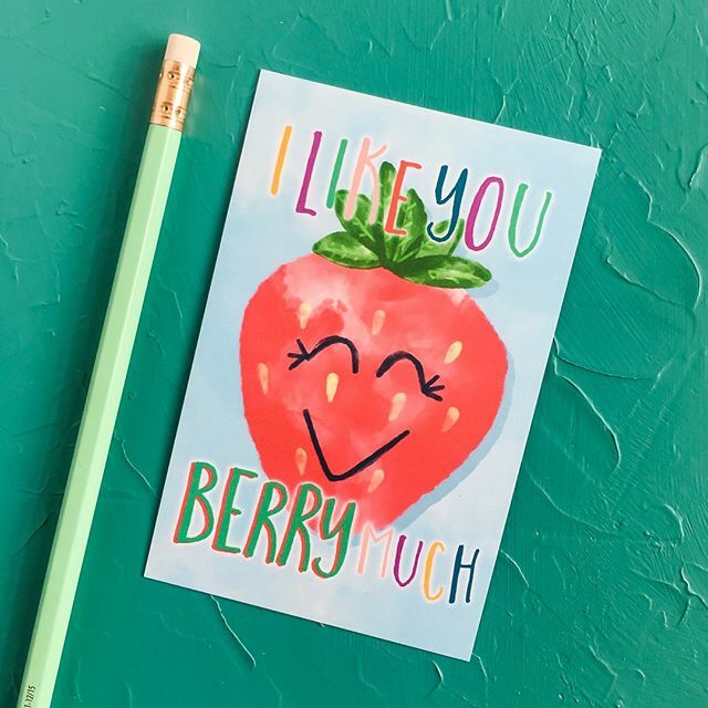 palmerstpress's tweet photo. I know most of your kids are going to want Elsa/Anna/Olaf v-day cards, but for the real tiny linguists out there, I present to you FRUIT FRIENDS cards that are full of puns. Shop the link!⁠
⁠
#valentines #cards #fruit #pink #berries #smallbusiness #instacute #punny #instagoo… https://t.co/L8zQ7JDCcN