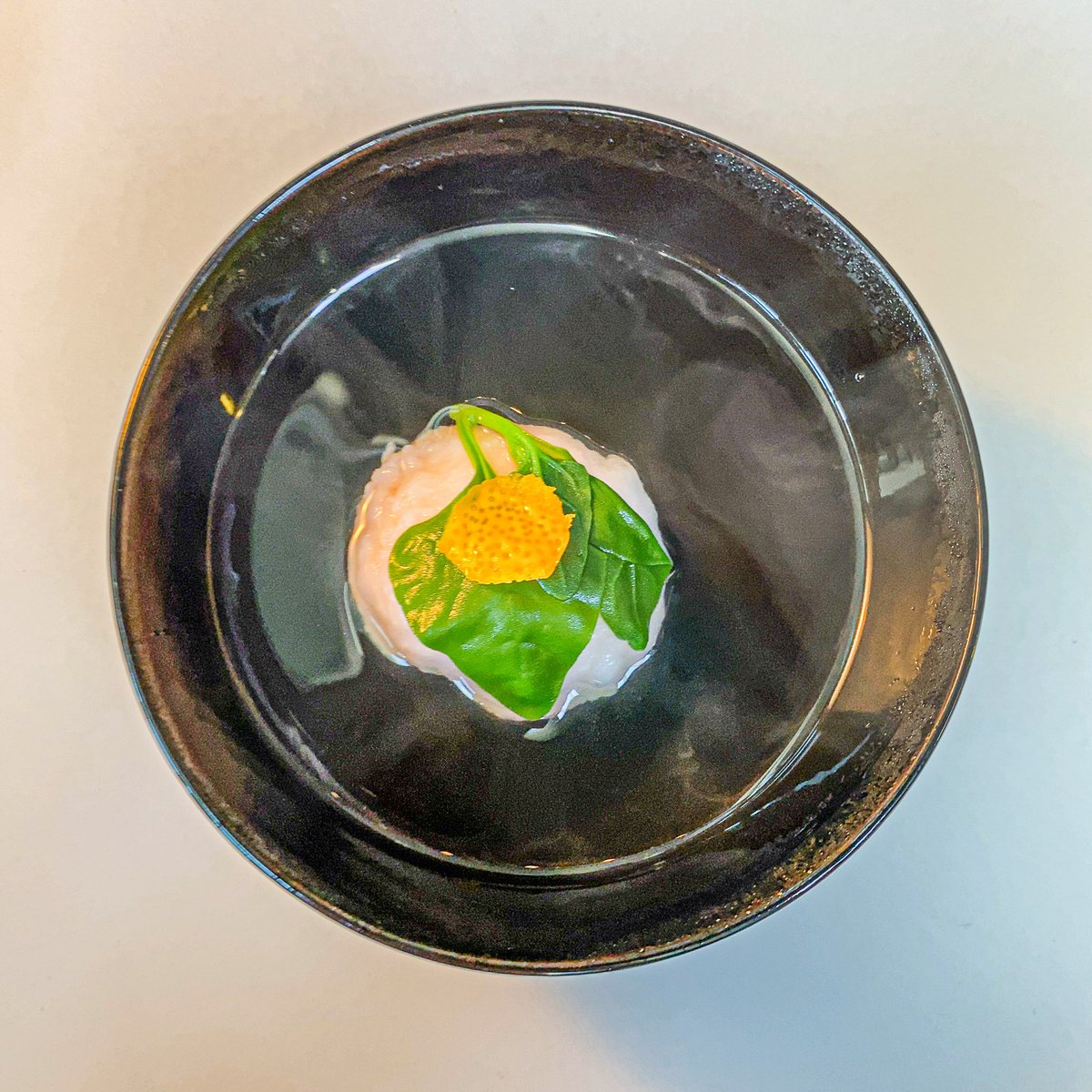 ／
お洒落な大人和食🥢
＼

【銀座蔵人】

大阪西梅田ヒルトンプラザウエストにあるお洒落な大人和食のレストラン😀

☑️前菜（黒豆蜜煮・出汁巻玉子・鰤照り焼き・酢蓮根・くわい餅）
☑️造里（三種盛り合わせ）
☑️煮物椀（海老真丈 青味 柚子）