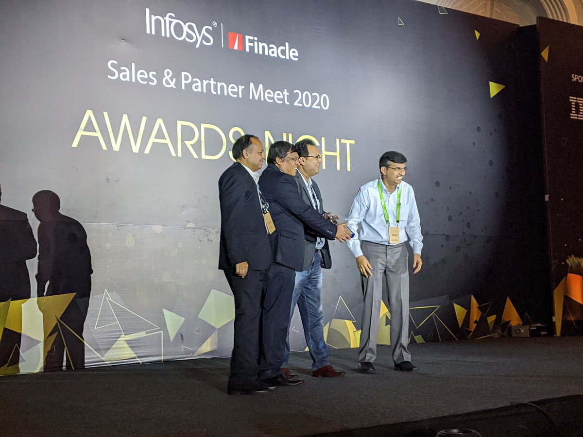 bcsurti's tweet image. Finacle: The first award of the evening- ‘Technology Partner FY20’ goes to Oracle, our long-standing technology partner for a number of areas including DB technologies, #cloud, hardware and many other innovative solutions. 

#FinaclePartnerMeet #PartnerA…