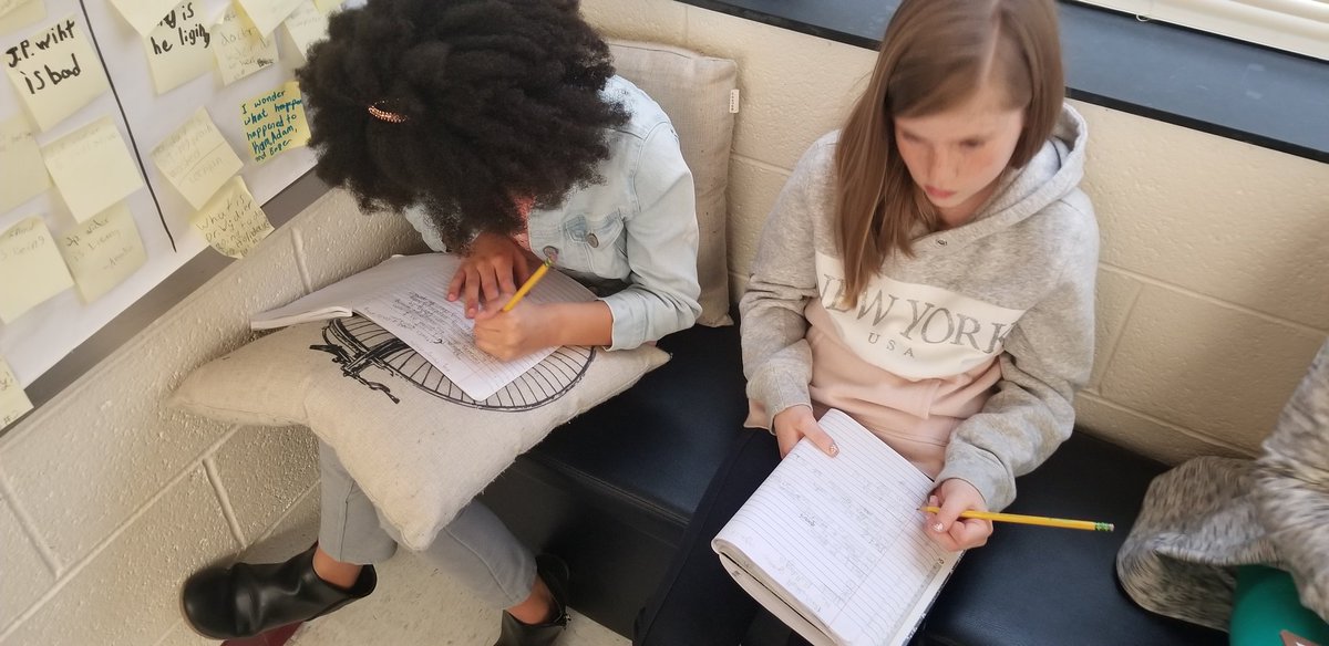 jewellclass's tweet image. Planning out our personal narratives! #midyearprompt #writingsamples #weareauthors #wearewriters