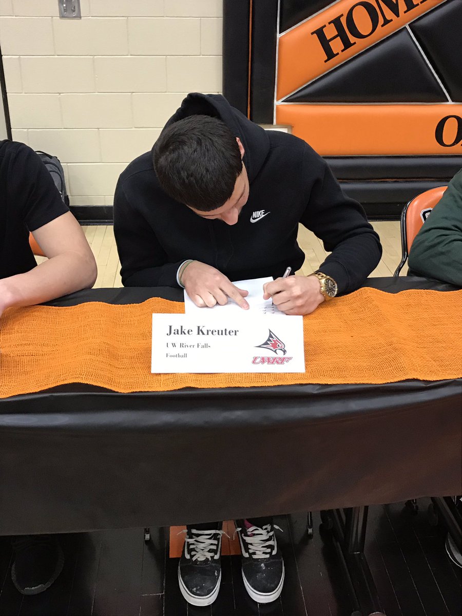 Ryan_Stockhaus's tweet photo. Congrats to Osseo’s Jake Kreuter as he signs his commitment to continue his education &amp; athletic career at River Falls. Jake, you’re model student of the game. First to arrive and last to leave. You’ve been an excellent leader. Thank you for all you’ve done for Osseo Football! https://t.co/c928j0ygde