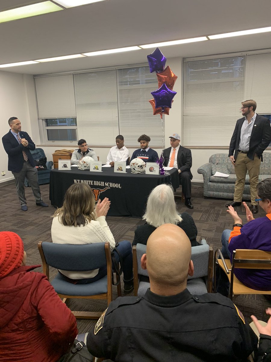 WTWLonghorns's tweet image. Congratulations to these young men. So very proud of them! @WTWRecruiting @dallasathletics @WTWLonghorns @Kickslide @JoelWilhelm #Longhorns @ClubWtw