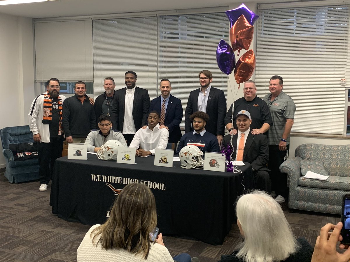 WTWLonghorns's tweet image. Congratulations to these young men. So very proud of them! @WTWRecruiting @dallasathletics @WTWLonghorns @Kickslide @JoelWilhelm #Longhorns @ClubWtw