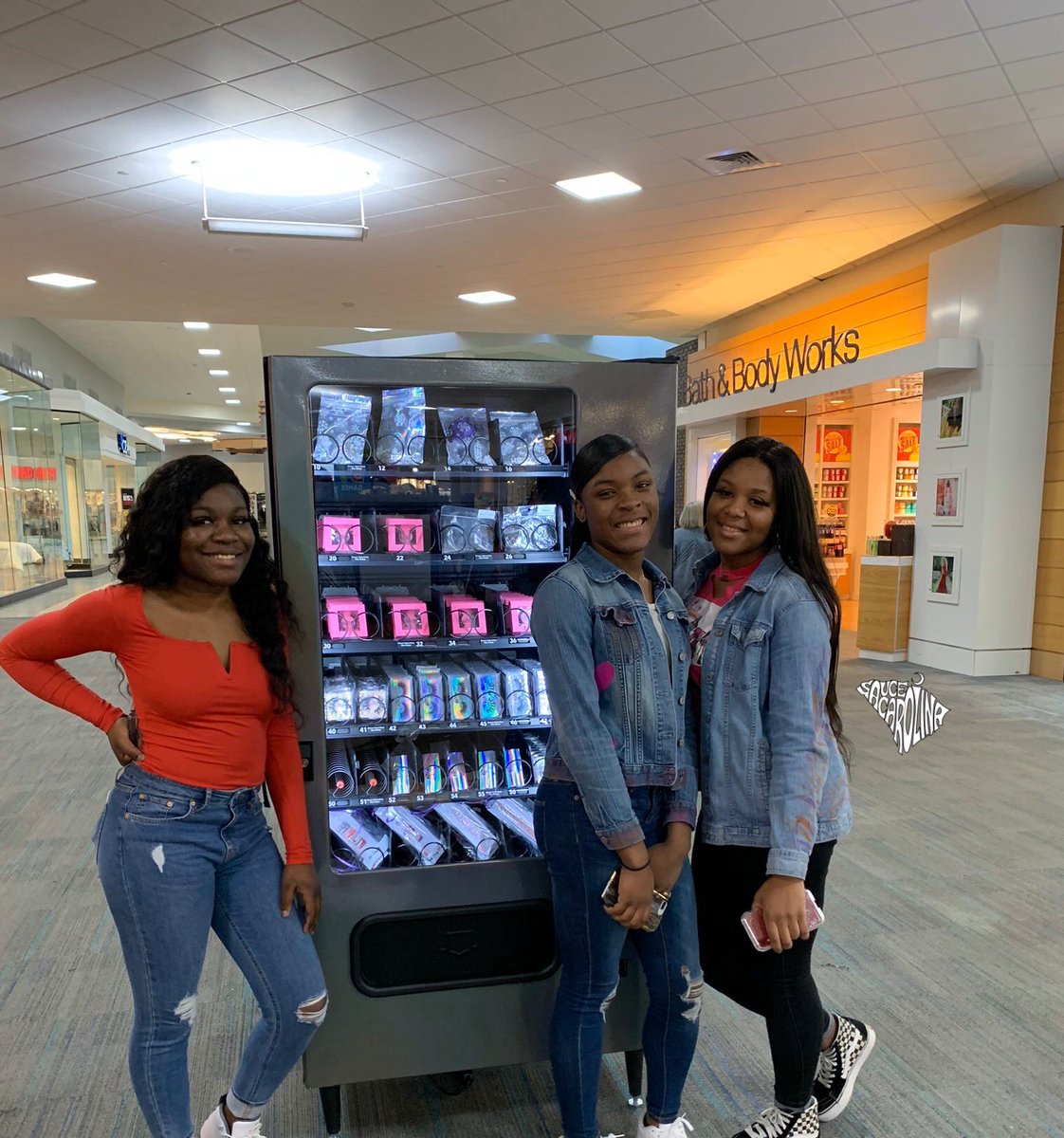 Sauce Carolina On Twitter 3 Teenage Sisters From Spartanburg Sc Owns A Thriving Mink Eyelash Hair Vending Machine Business Named Bratz Bundles Located In Anderson Mall Https T Co Lt1rs9nalt