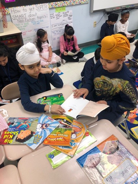 Minue School - Junior Ramblers (@minue_ramblers) on Twitter photo Minue School is celebrating World Read Aloud Day. Fourth grade students visited first grade classes to share a book.
<a href="/CarteretSchools/">Carteret Schools</a> Minue School is celebrating World Read Aloud Day. Fourth grade students visited first grade classes to share a book.
<a href="/CarteretSchools/">Carteret Schools</a>