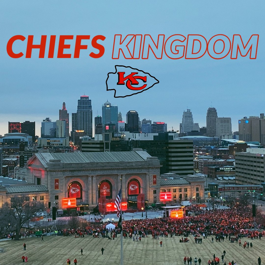 rackcoach's tweet photo. KAN ZUH CITY!⁣
What a day it's about to be! ❤️🏆💛⁣
⁣
#ChiefsKingdomParade⁣
#SuperBowlParade https://t.co/sfOUz79DqL