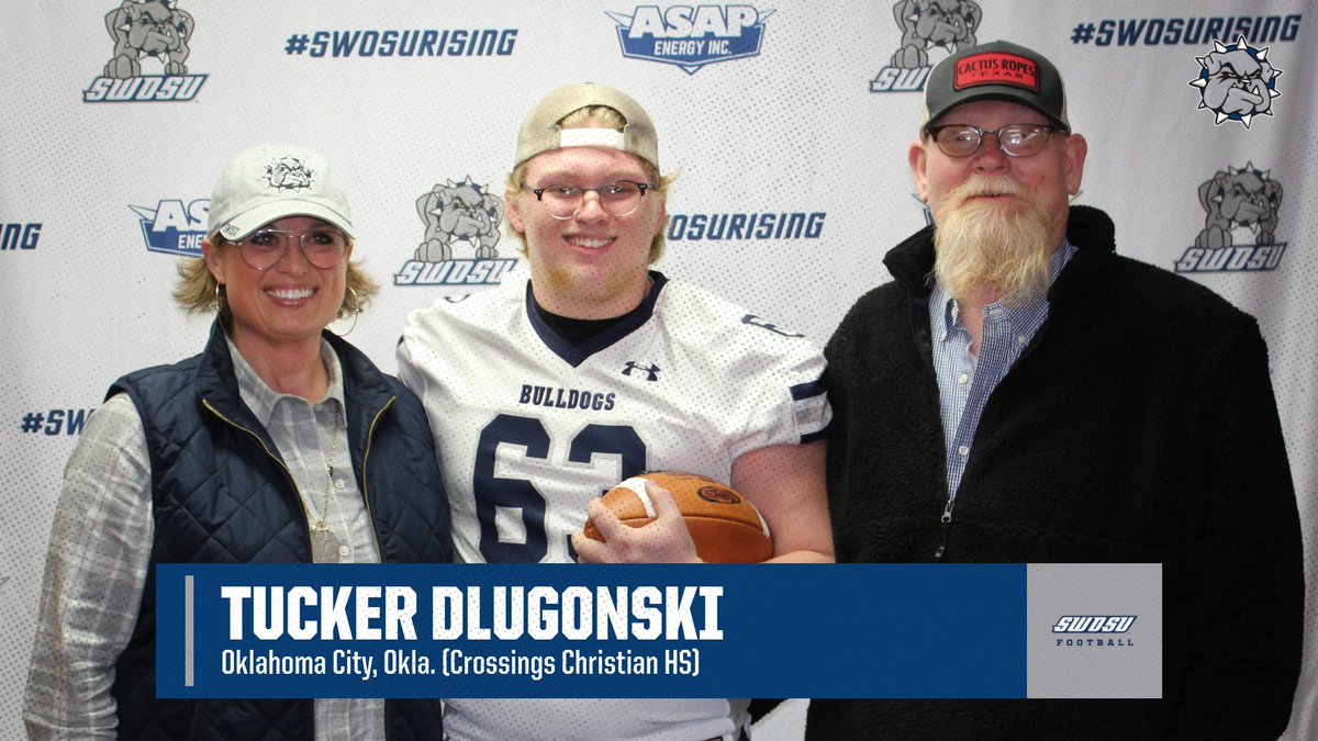 SWOSUFootball's tweet photo. 🐶 @MTuckerD5 #OKDawg
📍 Oklahoma City, OK
🏈 OL 
"Tucker has a non-stop motor that allows for him to get after people in both the run and pass game. We are excited about his future here at SWOSU!" - @CoachPob 

#Focus2020 | #SpotTheBall https://t.co/SaoL26vK8u