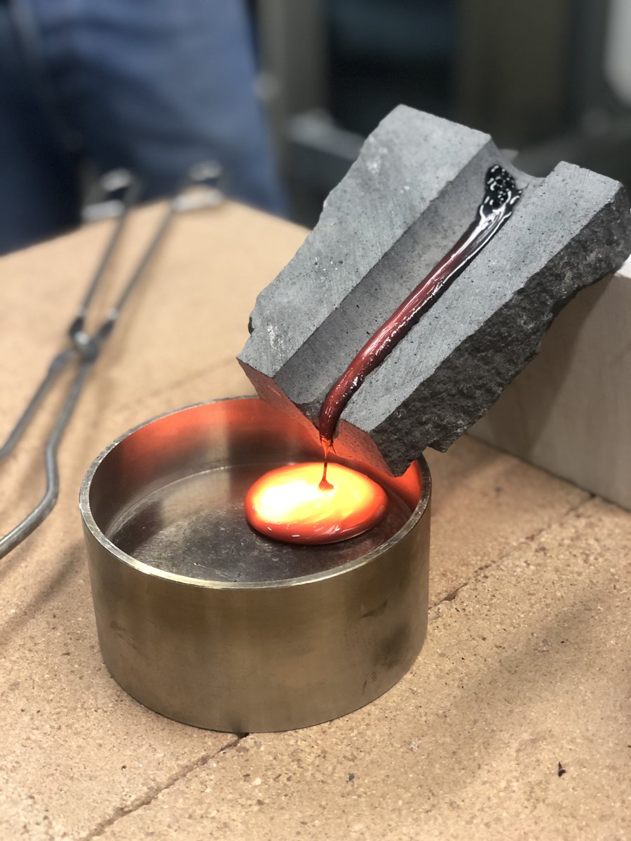 Giornata di orientamento universitario presso la sezione di geologia di @scienze_romatre 

🌋🔨🔬

I ragazzi hanno visto da vicino le attività dei laboratori e la vita universitaria.

Grazie a tutti per la partecipazione.