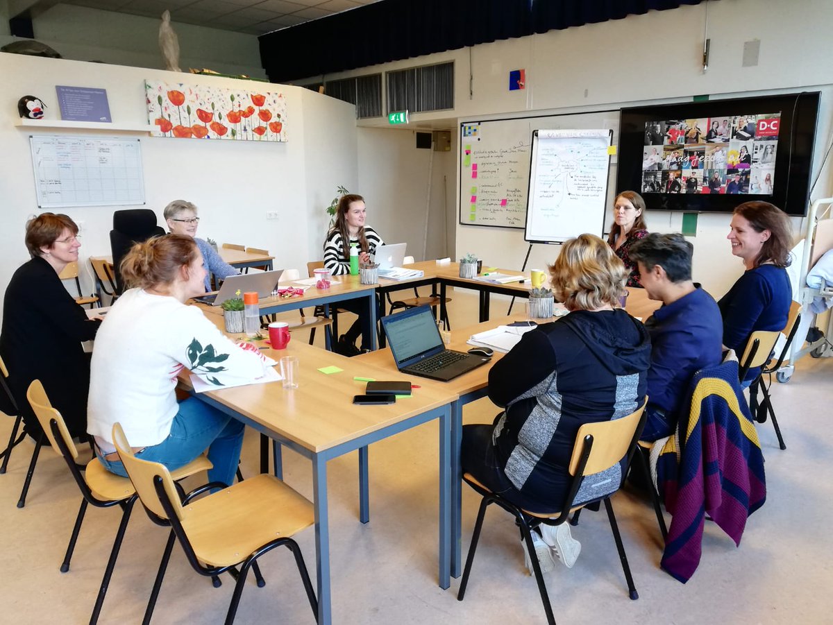 VisioDeBrink's tweet image. Ontwikkelen + evalueren voor het Expertise College Zorg &amp;amp; Welzijn; samen met @DrentheCollege om tafel. Onze missie: levenslang leren voor studenten en medewerkers.