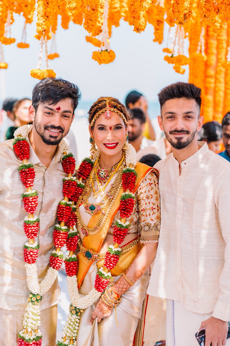 Smarty 👓🧔#Simbu and Rockstar #Anirudh🧑🎸 Sunny Pics @ 🥂Recently held #MahatRaghavendra - #PrachiMishra💒👫 Wedding..

#STR #SilambarasanTR #Maanaadu #AbdulKhaaliq #ActorsLife #Kollywood #Maanadu #TamilActors #Master