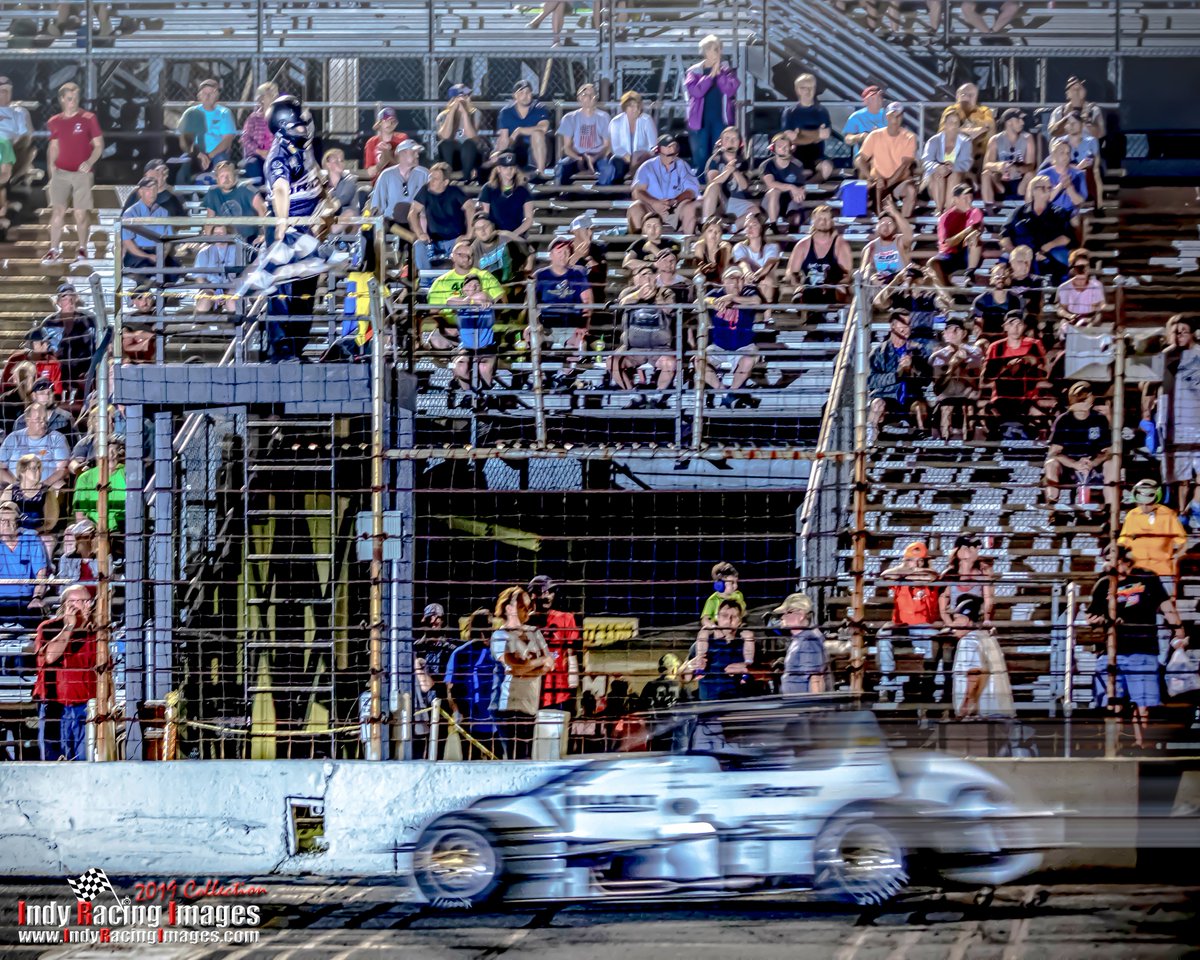Photo of the day!
Date: 5/24/19
Driver: Kyle Hamilton
Track: @LucasOilRaceway 
Event: USAC Carb Night Classic