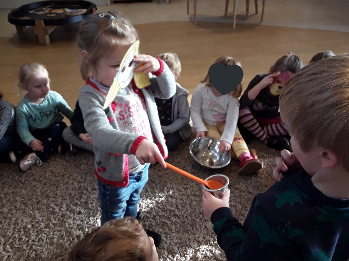 AshbridgeMaxy's tweet photo. Squirrels have been demonstrating their superb listening & recall skills & outstanding acting skills during our retelling of Goldilocks! Our favourite part was the bear chase at the end!! & being allowed to scream indoors!! #NationalStorytellingWeek2020 #EYliteracy @NDNAtalk https://t.co/J0R692GITi