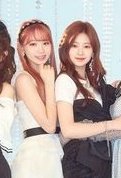 chaewonthings's tweet photo. 2kim being next to each other: a thrilling saga https://t.co/0pi3OkqYH9