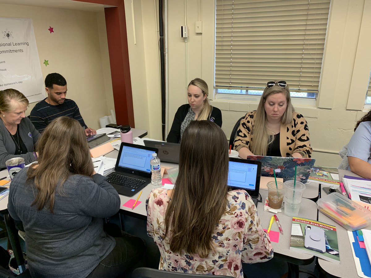 AmyH_OCPS's tweet photo. HS teams in #room19 are participating in an immersive experience using @nearpod to engage in a Close Reading and writing to demonstrate learning while @ #ocpsdplc today. @OCPS_FreedomHS @WestOrange_OCPS @TCHSWolves @hsdocps @ocpsPL @Jamie_LDavis https://t.co/L8qQ3yaCoM