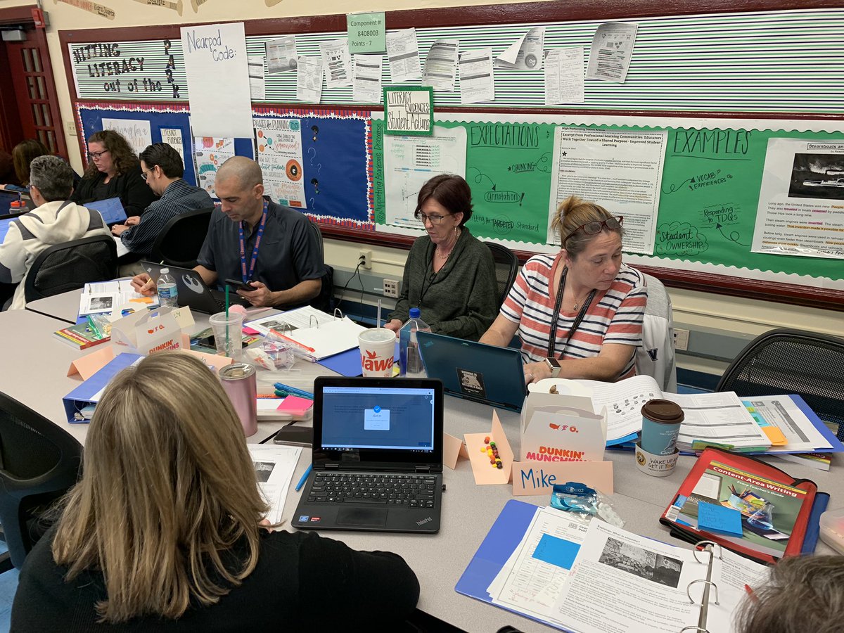 AmyH_OCPS's tweet photo. HS teams in #room19 are participating in an immersive experience using @nearpod to engage in a Close Reading and writing to demonstrate learning while @ #ocpsdplc today. @OCPS_FreedomHS @WestOrange_OCPS @TCHSWolves @hsdocps @ocpsPL @Jamie_LDavis https://t.co/L8qQ3yaCoM