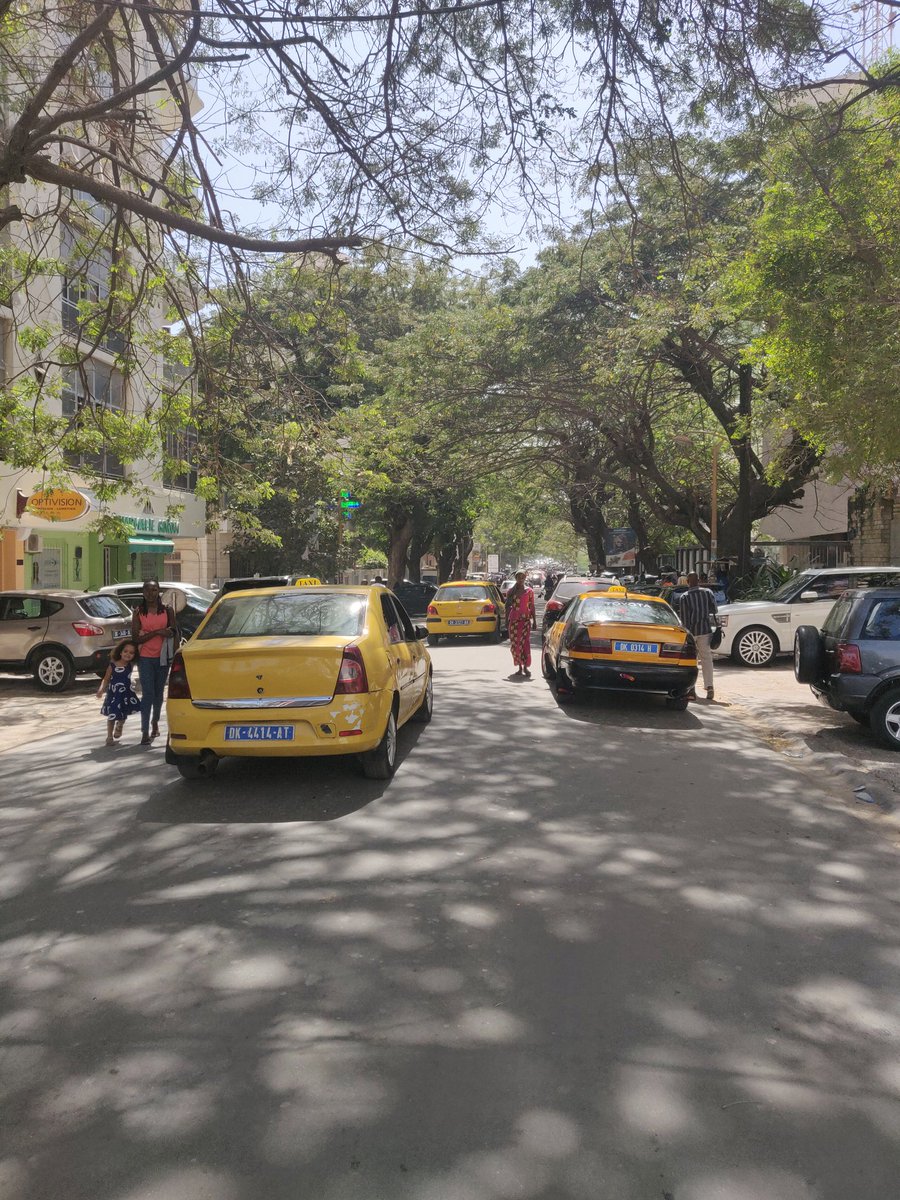 Nouvelle année : nouveau projet !
Quintessence en partenariat avec <a href="/lex4com/">Lex4.com</a> débarque en Afrique pour croquer des personnalités inspirantes du monde du droit et du chiffre. 1ere étape : Dakar   
#portraits #Dakar #successstory