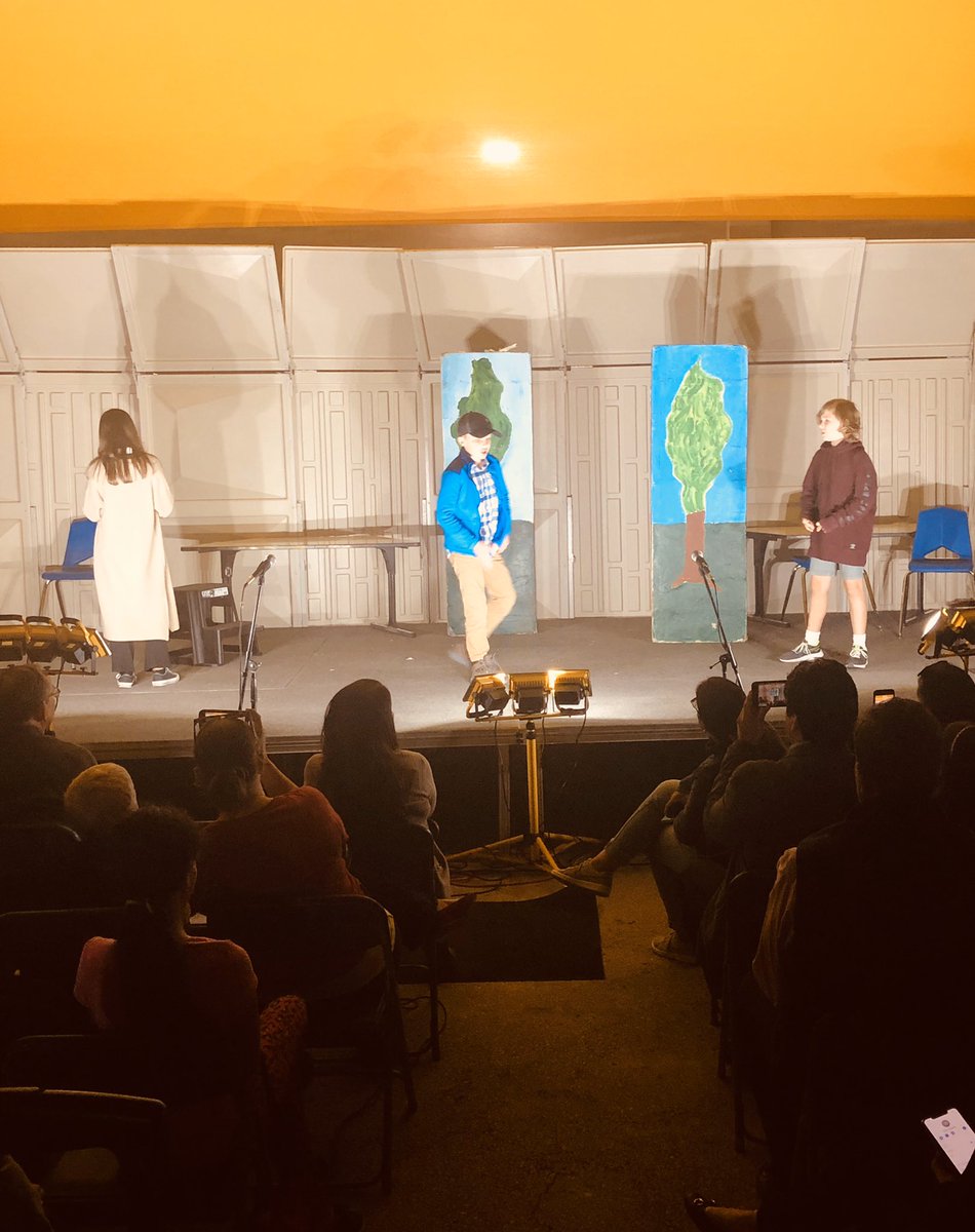 DupontsStacey's tweet photo. Enjoying a live performance at the Festival of Arts. @school_dhahran https://t.co/Ef9TITk6pg