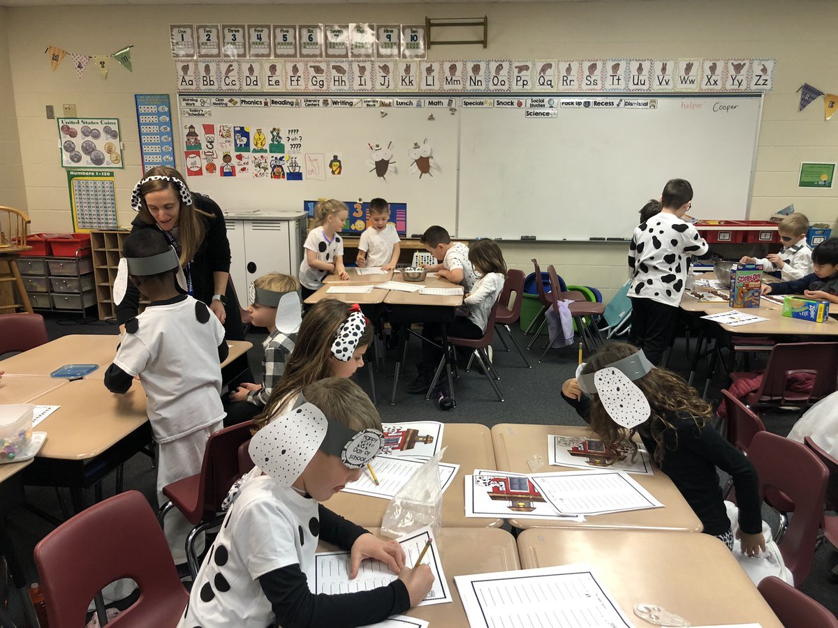 awlsmo's tweet photo. 1st grade celebrating our 101st day of school as 101 Dalmatians! #dalmatianlearning #doggonefun https://t.co/MlC0U458ao