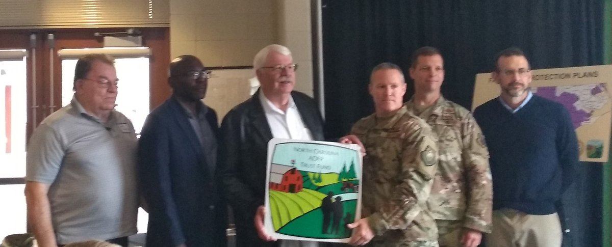 Celebrating 1st single template #ConservationEasement on #WorkingLands protecting #Ag + military training! @usairforce @USDA_NRCS @NCAgriculture 
sentinellandscapes.org at #SouthernFarmShow