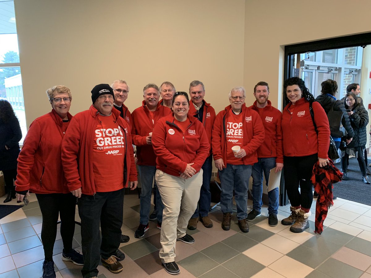 pitch22's tweet image. Up &amp;amp; at it again! @AARPNH volunteers &amp;amp; staff ready to ask @ewarren how she plans to #StopRxGreed #AARP #nhpolitics