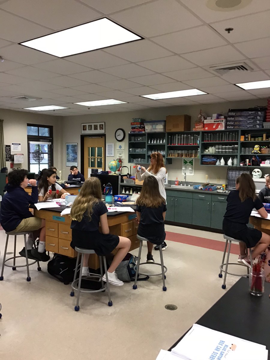 bluegators6th's tweet photo. Mrs. Bacque stops by to give a few pointers. https://t.co/FGw0oWwc2y