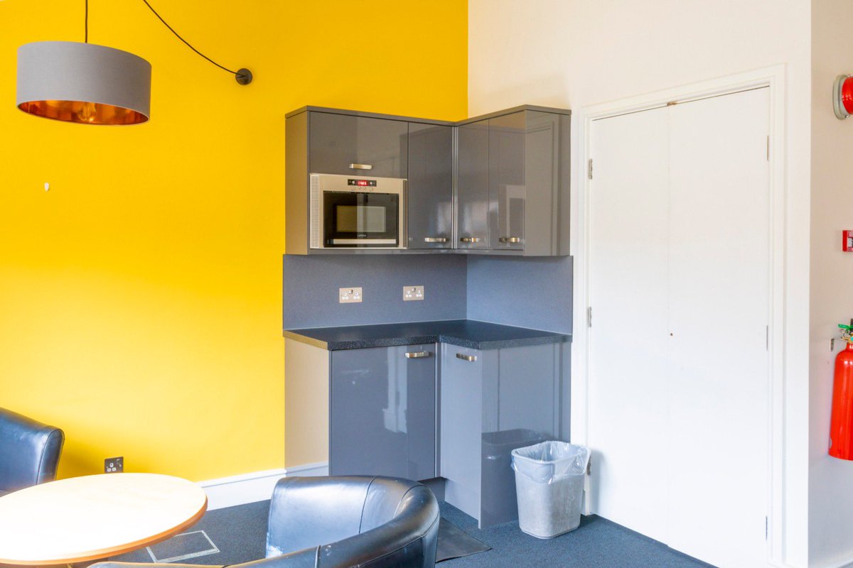 susskindandco's tweet image. ☀️🌼🌻 We have a 500 sq ft brightly coloured media style office suite available for £4,000 pcm all inclusive! The 2nd floor at 1 Coldbath Square, EC1 is set within a secluded square in Farringdon with a private courtyard, generous floor to ceiling height communal gardens &amp;amp; more!