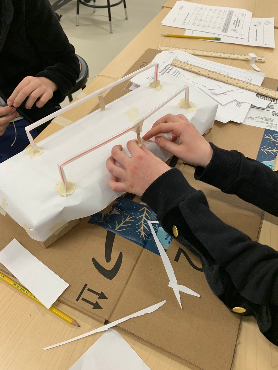 3H work in the makerspace building bridges is AMAZING! 4Cs - collaboration, communication, creativity, &amp; critical thinking - were in FULL display!  Loved listening &amp; learning from these kiddos!  More photos at ecsmakerspace.weebly.com/coolidge-corne…   
<a href="/TheHiveInCC/">Florida Ruffin Ridley School</a> @coolidgecnrpto 
@ecsbrookline