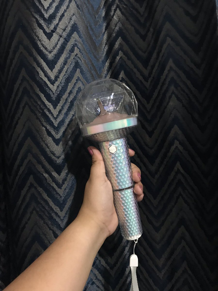 meaniewongyu's tweet photo. aaahh, gorgeous!!! see you on saturday, @pledis_17!!! 💖
thank you so much, @SeoulSundaePH!! 💕 https://t.co/GSNQEExhfj