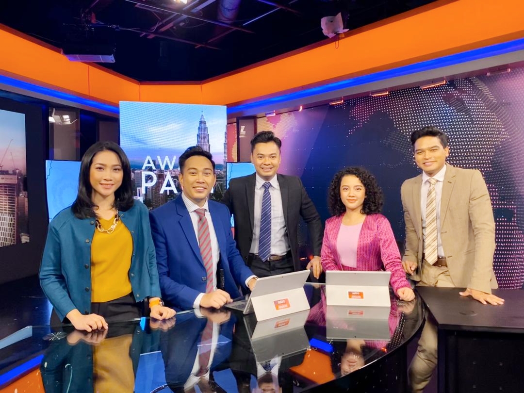 501Awani's tweet image. Selamat Pagi!

Astro Awani mulakan dengan perkembangan dan perkongsian berita utama hari ini tentunya bersama team #AWANIpagi