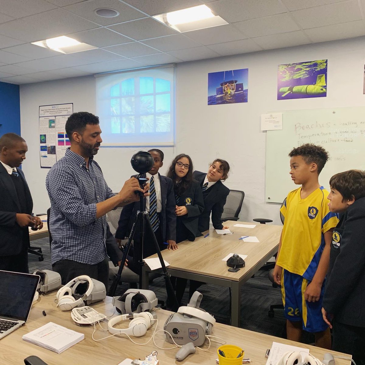 OverviewCollect's tweet photo. NEW BLOG: We went to #Bermuda to ideate with young people about sustainability challenges &amp; the tech that could solve them.@BIOSstation @BermudaGov @BermudaPremier @SDGaction #SDGs #myworld2030 #OceanAction #MARINEROV #STEM #hacktheocean #XR #vrforgood https://t.co/nJfrfZyzoJ https://t.co/Y2xCPoI0J9