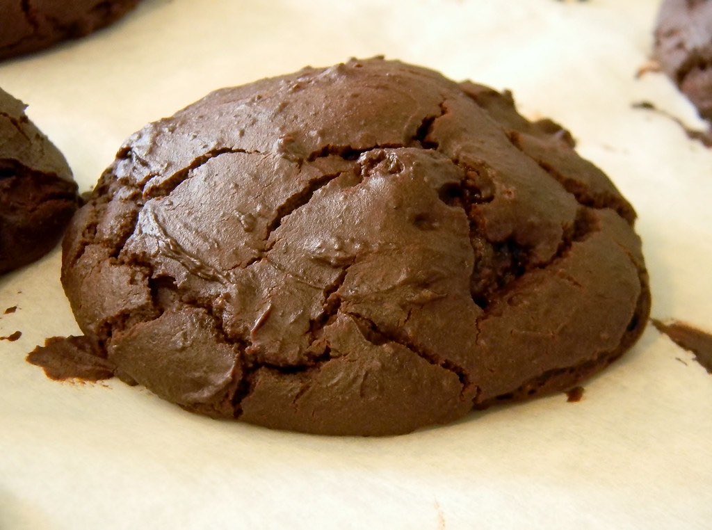 SinfullyGF's tweet image. Our #Nutella-stuffed #ChocolateLavaCookies are the ultimate way to indulge on #WorldNutellaDay 😋 #glutenfreecookies