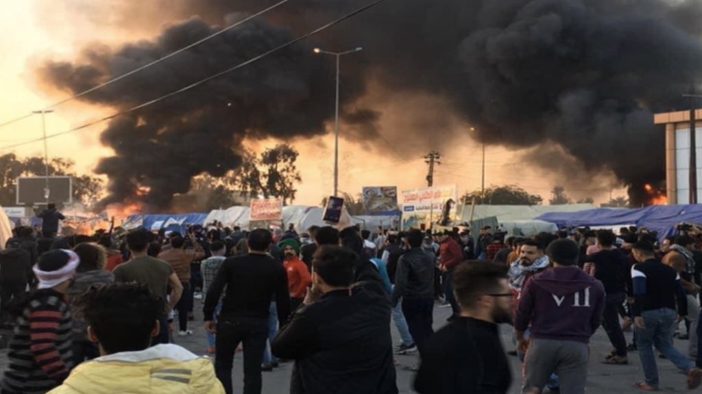 Clashes in Sadrin Square, Najaf, some tents were burned and injuries were reported
