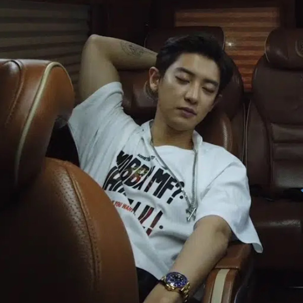 chanyeol tweet media