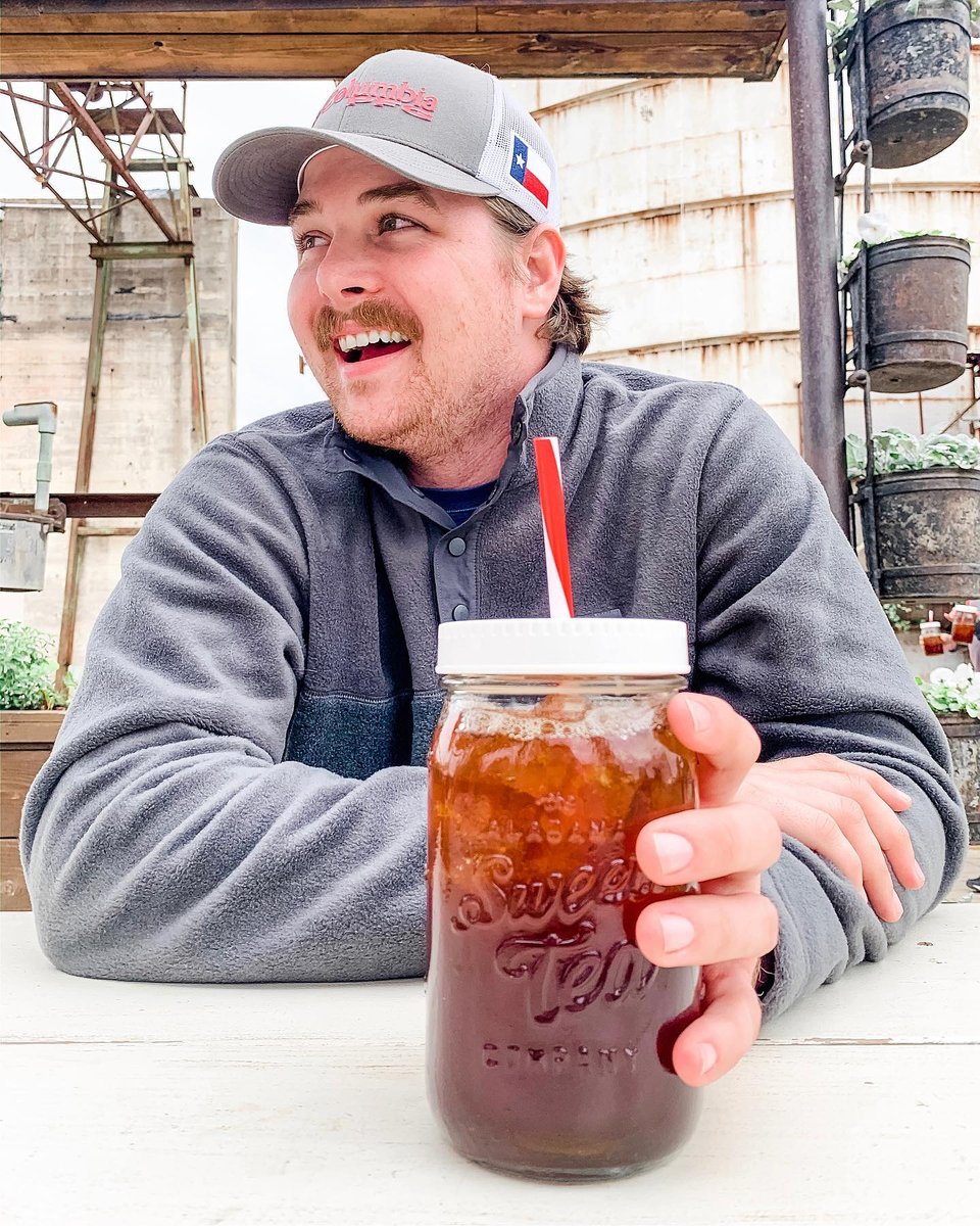 AlabamaSweetTea's tweet photo. Wednesday. Yeah. Wednesday seems like a good day for iced tea!

📸@brady.cooper

#alabamasweettea #sweetsouthernclassic #icedtea  #teatime #southern #tealover #afternoontea #tealove #southernmakers #drinks #delicious #masonjars #foodie #food #yummy https://t.co/3UKLhma37P